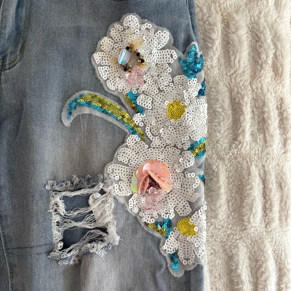 Floral Embroidered Light Blue Skinny Jeans - Picture 2 of 5